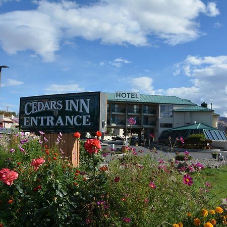 וונאטצ'י Cedars Inn מראה חיצוני תמונה