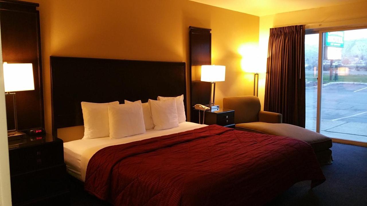 וונאטצ'י Cedars Inn מראה חיצוני תמונה