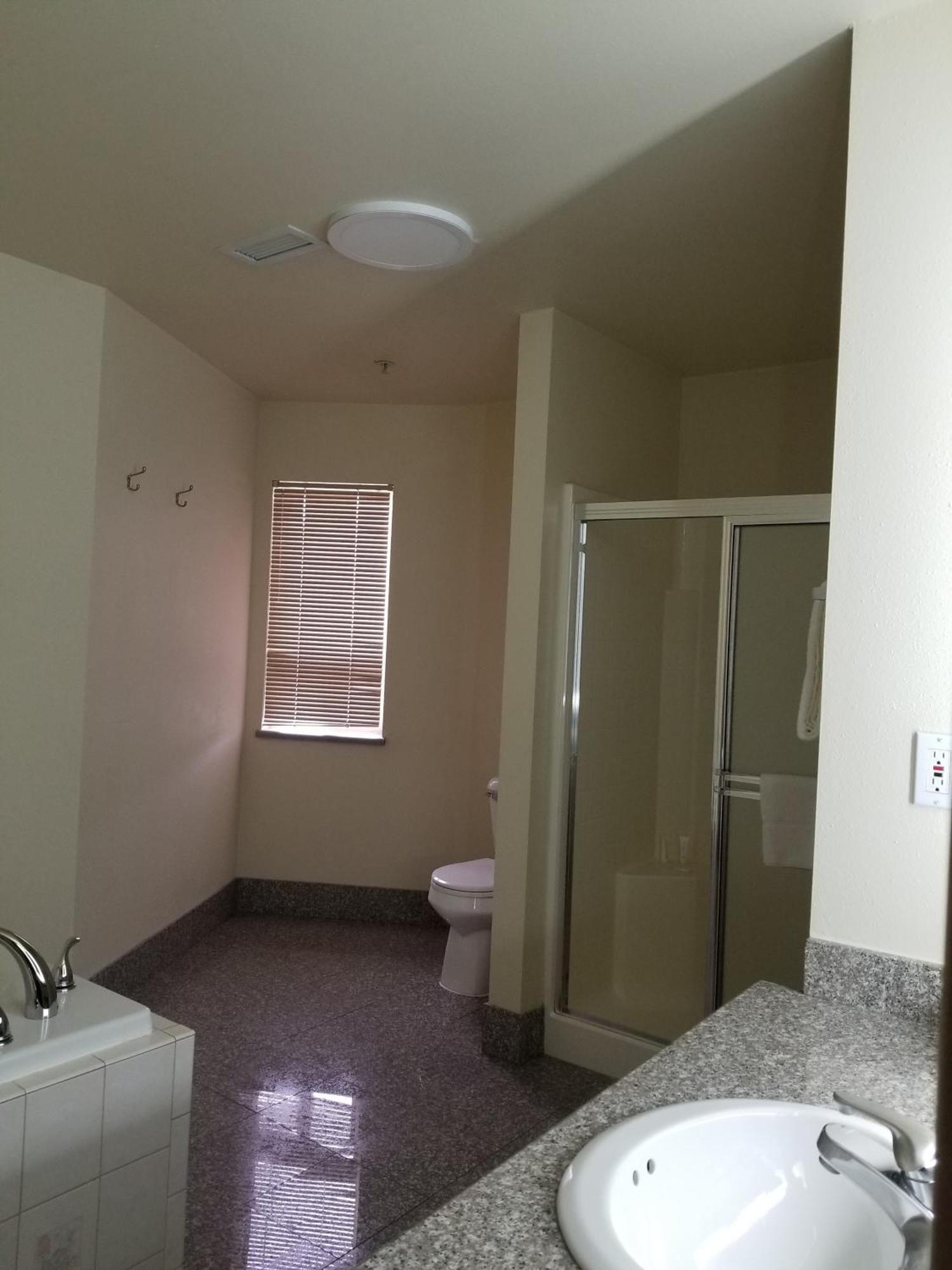 וונאטצ'י Cedars Inn מראה חיצוני תמונה