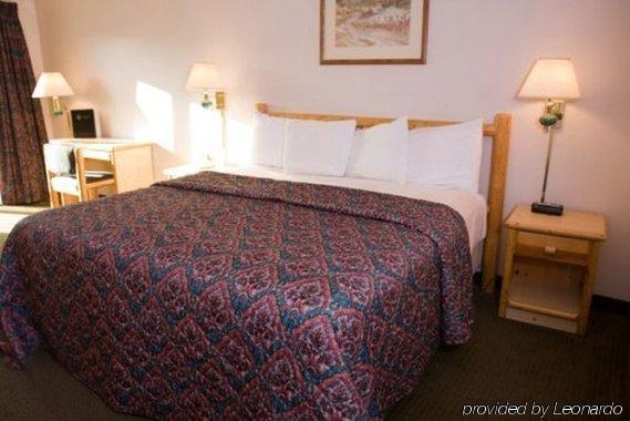 וונאטצ'י Cedars Inn חדר תמונה
