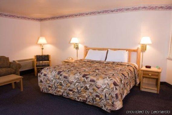 וונאטצ'י Cedars Inn חדר תמונה