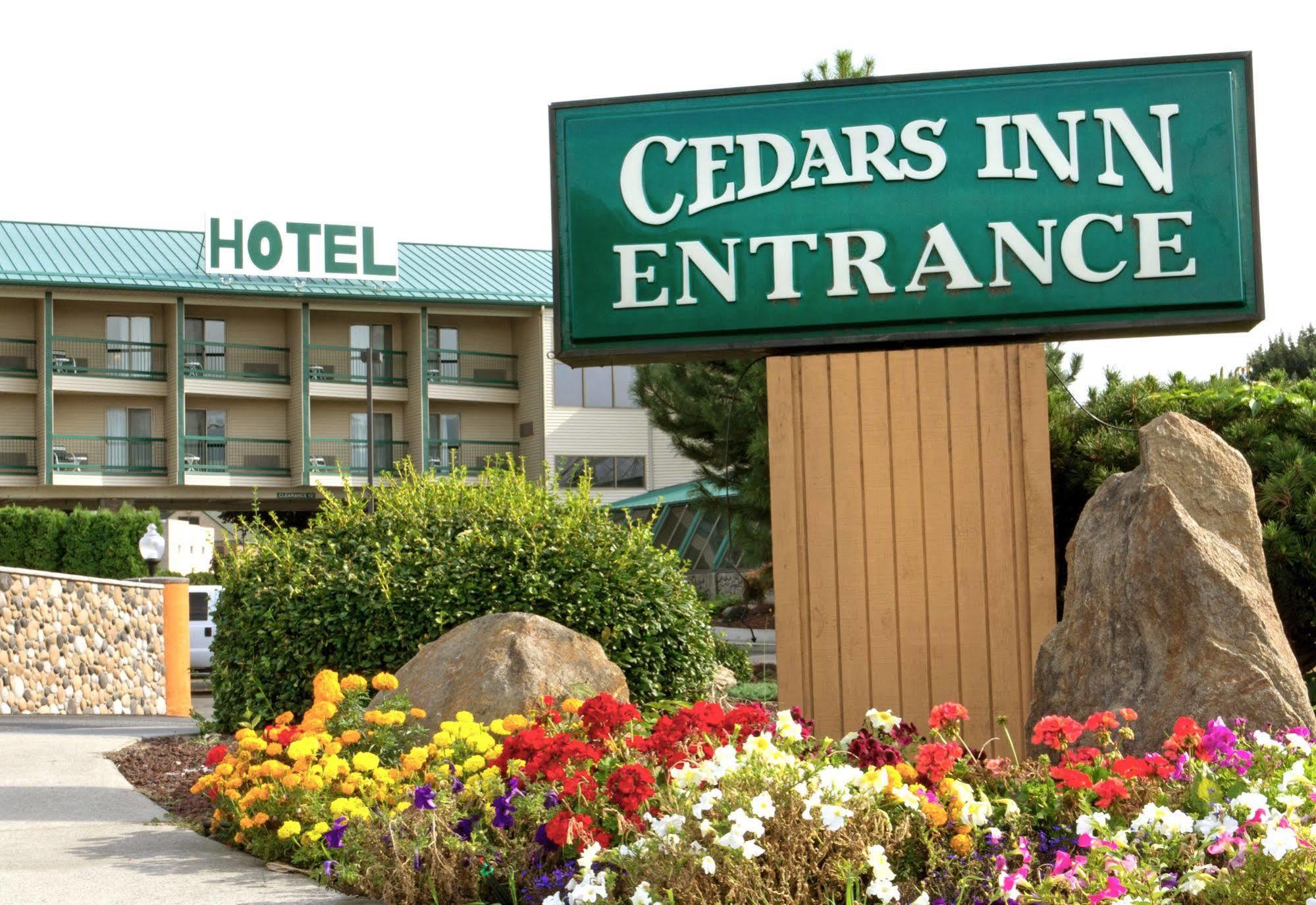 וונאטצ'י Cedars Inn מראה חיצוני תמונה